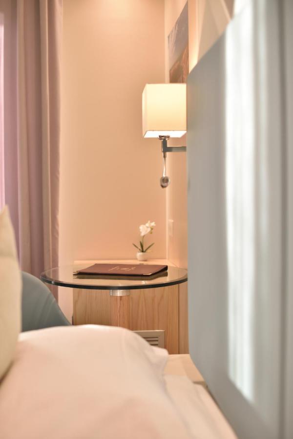 Hotel Tettola Сен-Флоран Екстериор снимка