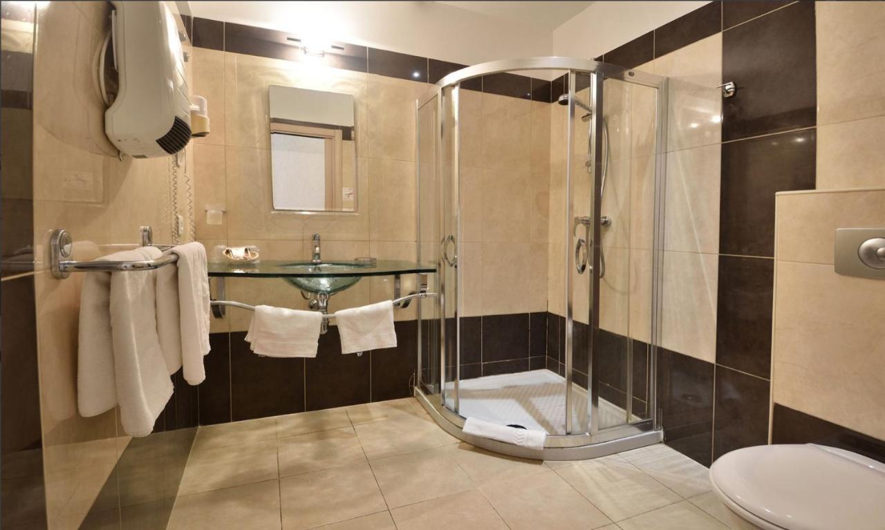 Hotel Tettola Сен-Флоран Екстериор снимка