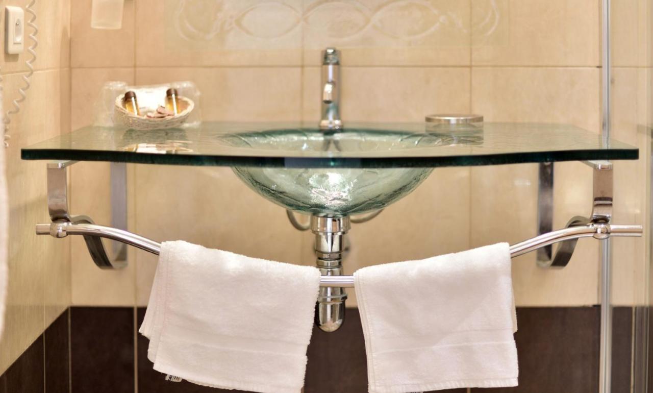 Hotel Tettola Сен-Флоран Екстериор снимка