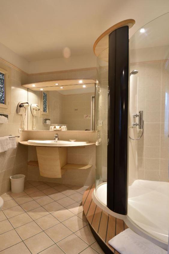 Hotel Tettola Сен-Флоран Екстериор снимка